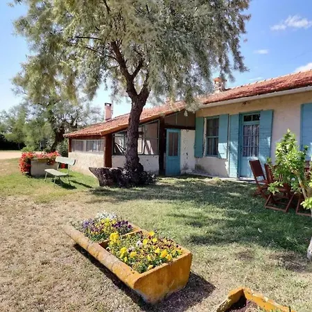 Maison Confortable A Avec Jardin Casa de Férias Saintes-Maries-de-la-Mer